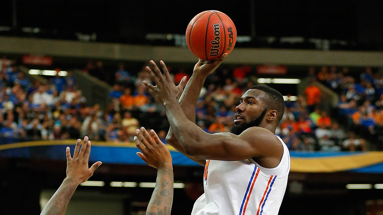 Slow start, familiar finish for Gators
